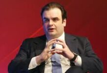 Πιερρακάκης: Στα ΕΛΤΑ έγιναν επικοινωνιακά και επιχειρησιακά λάθη – Δηλώσεις για φόρους, Μάτι, εκλογές