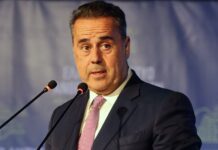 Παπασταύρου – Doug Burgum: «Η χώρα μας είναι ενεργειακός κόμβος και αξιόπιστος τόπος επενδύσεων για τις αμερικανικές εταιρείες»