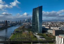 Bloomberg: Η αναπτυσσόμενη ανατολική πτέρυγα της Ευρωζώνης ζητά θέση στο ανώτατο όργανο της ΕΚΤ