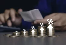 Στα 920 ευρώ αυξάνεται ο κατώτατος μισθός από 1η Απριλίου – Στόχος τα 950 ευρώ το 2027