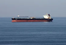 Στενά του Ορμούζ: Λιγότερες από 20 διελεύσεις εμπορικών πλοίων το Σαββατοκύριακο